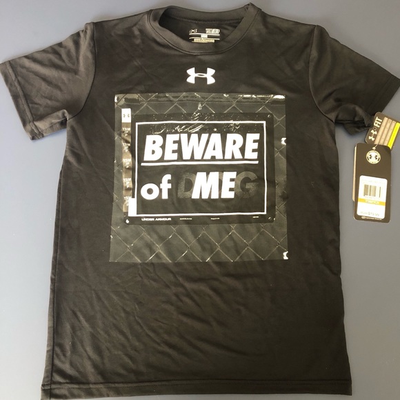 Boys Under Armour Black tshirt youth small